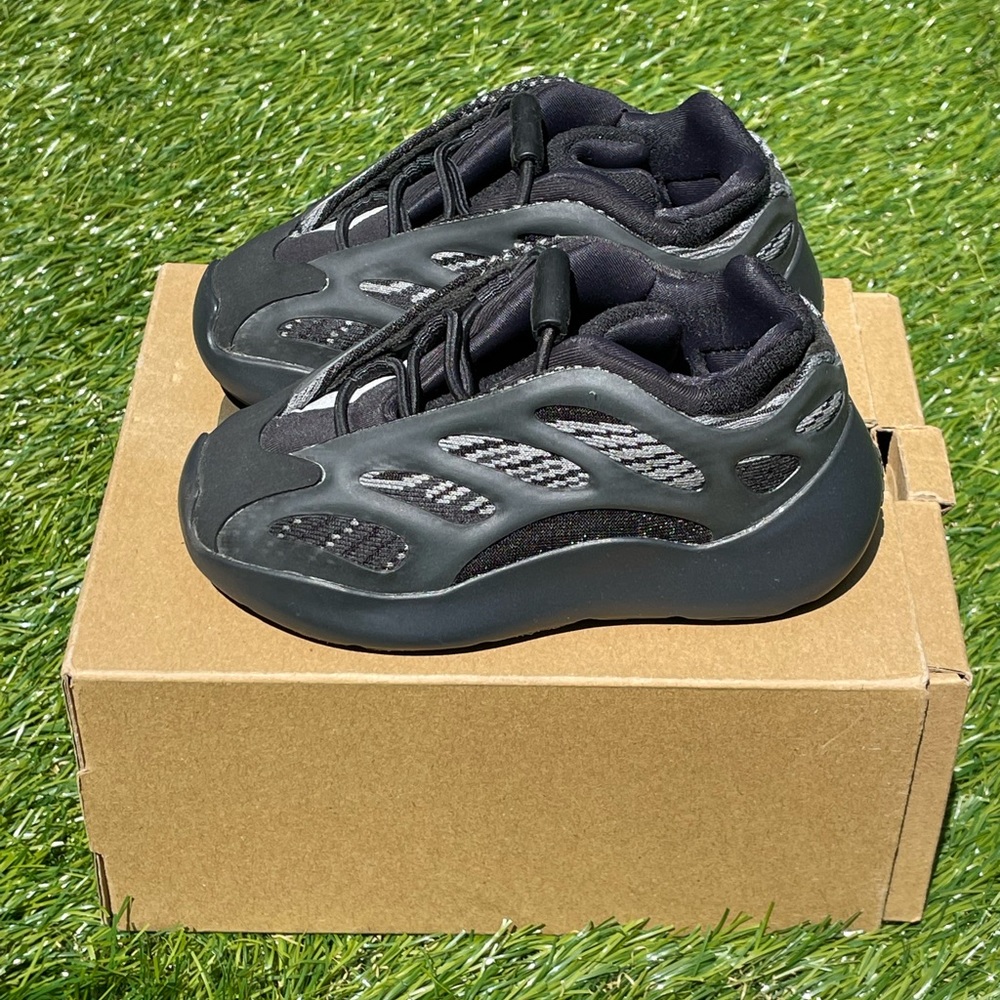 Yeezy 700 v3 infants Alvah
